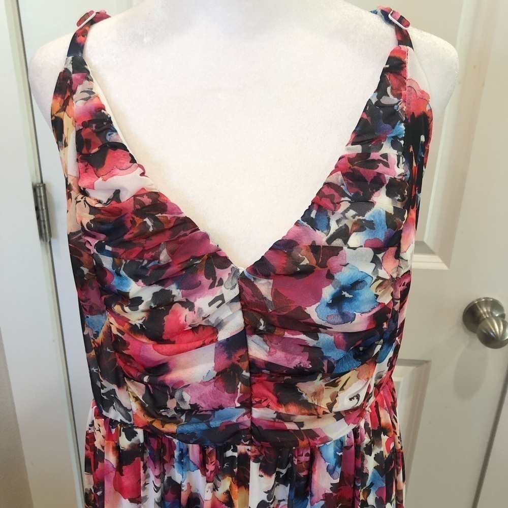 Torrid Size 3 floral spaghetti strap midi maxi dress. Summer brunch luncheon - Picture 4 of 10